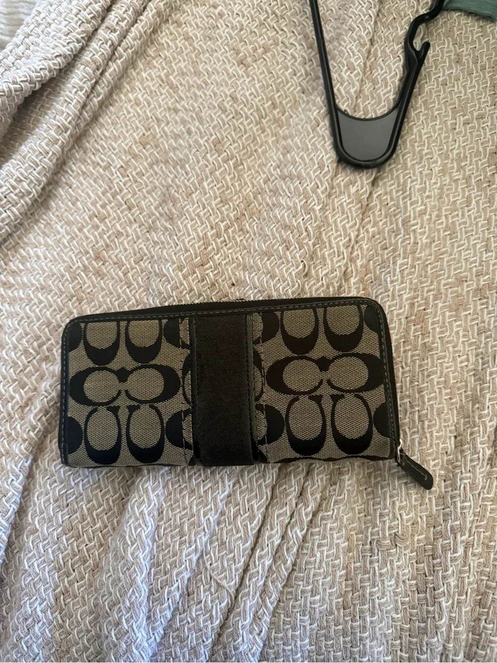 Vintage Coach Signature Canvas Zip Wallet in Black
